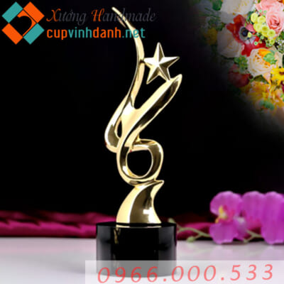Cúp composite mạ vàng